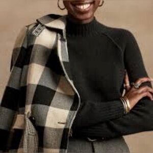 Banana Republic Relaxed Mock Neck Sweater in Black Size XS Wool & Yak Hair Blend